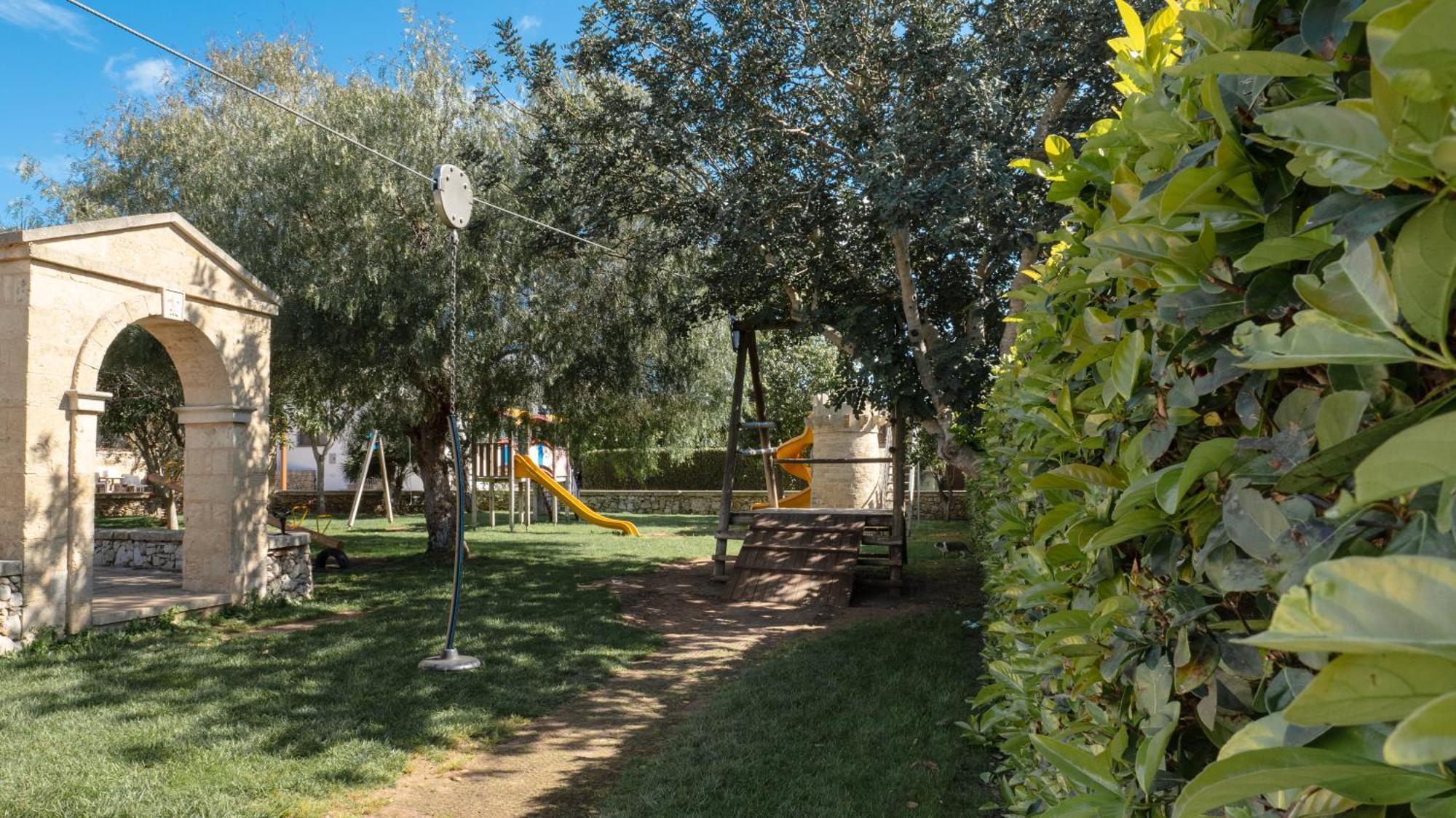 Borgo Specchia Natural Resort Exteriör bild